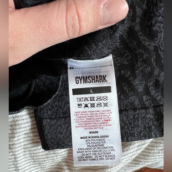 GYMSHARK longer training shorts - Picture 2 of 2